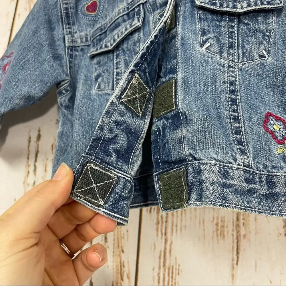 Osh Kosh BGosh, Denim Embroidered Jacket. Size 12 Mo. In good used condition!